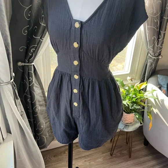 Romper - Picture 1 of 13